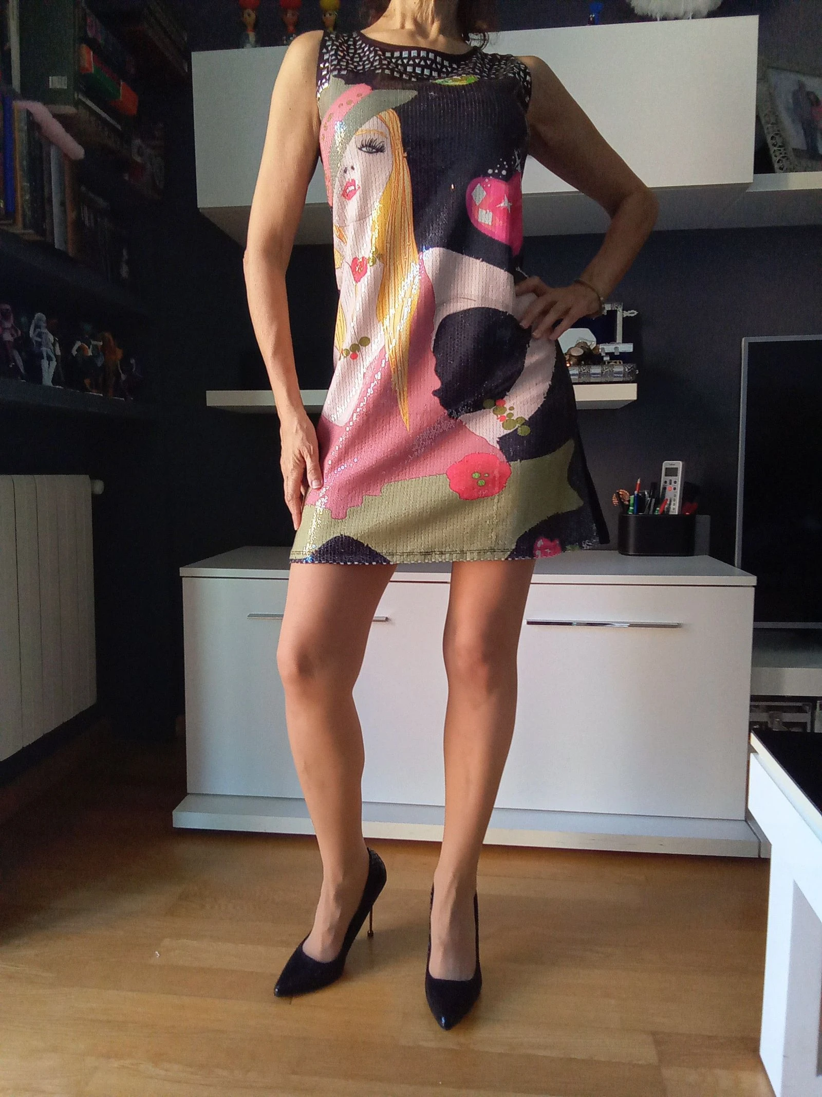 Meerkleurige jurk met pailletten en studs – photo 14